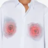 La chemise à imprimé « Red Blurry Roses » La chemise à imprimé « Red Blurry Roses »