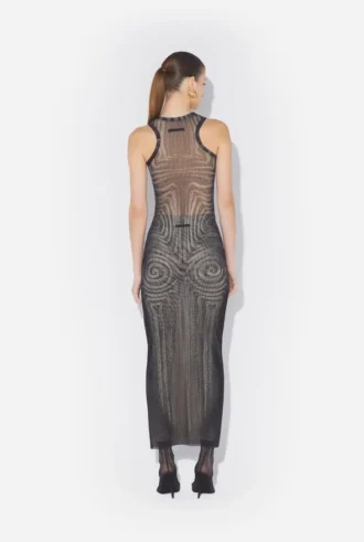 La jupe longue en tulle noir à motif « spirale »