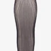 La jupe longue en tulle noir à motif « spirale »