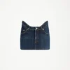 La mini-jupe en denim ajustée