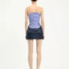 La mini-jupe en denim ajustée