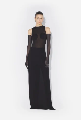 La robe conique noire