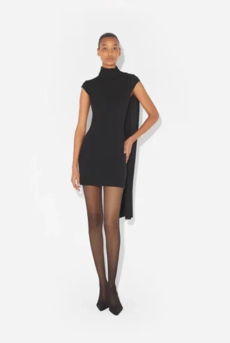 La robe courte conique