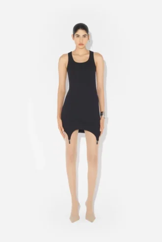 La robe à jarretières noire