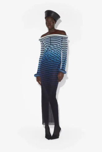 La robe longue à rayures 3D