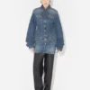 La veste en denim bleu à manches oversize