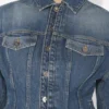 La veste en denim bleu à manches oversize