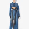 Le jean en denim avec ceinture