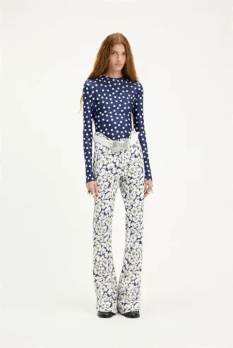 Le jeans en denim à fleurs Curved