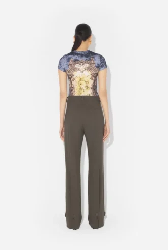 Le pantalon à boutonnières