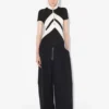 Le t-shirt noir à Chevrons