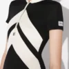 Le t-shirt noir à Chevrons